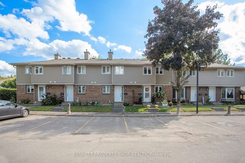 77-1642 Du Sommet Pl, Orléans, ON, K1C4Y9 | Card Image
