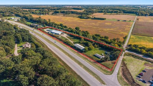 7878 W Old Road 30, Warsaw, IN, 46580-8367 | Card Image