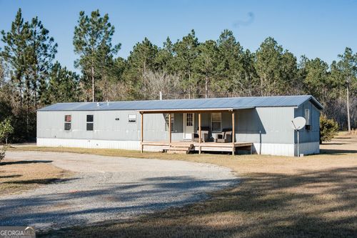 321 Mae Ln, Baxley, GA, 31513-5077 | Card Image