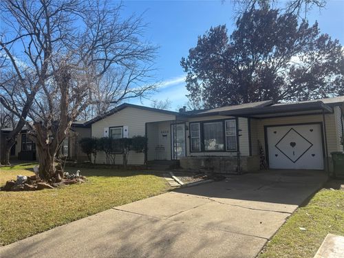 6628 Onyx Dr N, North Richland Hills, TX, 76180-8748 | Card Image