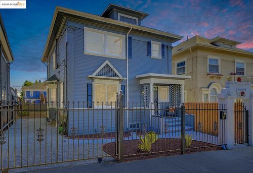 839 35th St, Oakland, CA, 94608-4316 | Card Image
