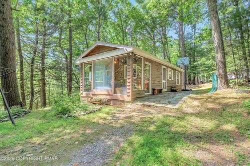 2221 Fernway Dr, Kunkletown, PA, 18058-8186 | Card Image