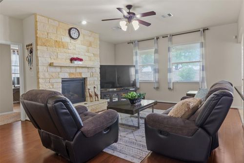6102 Wickshire Dr, Rosenberg, TX, 77471-4685 | Card Image