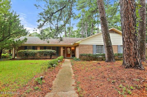 5305 Red Fox Road, Jackson, MS, 39211 | Card Image