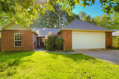 1856 N Hunters Rdg, Fayetteville, AR, 72701-2774 | Card Image