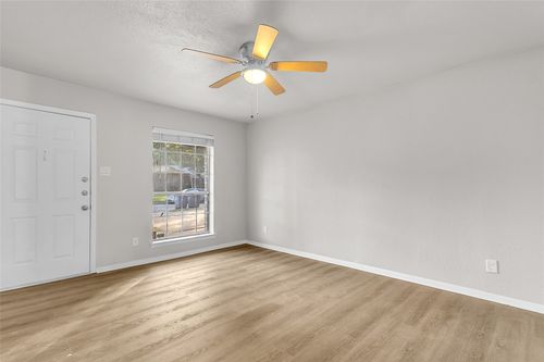 6470 Tumbling Creek Trl, Dallas, TX, 75241-5956 | Card Image