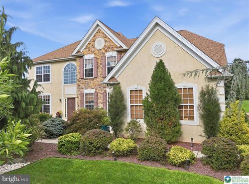 18 Creek Ct, EASTON, PA, 18040-7646 | Card Image