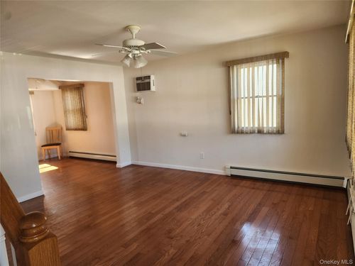 610 Bermuda Rd, West Babylon, NY, 11704-7208 | Card Image