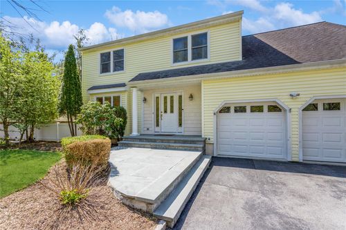 1 Country Club Ln, Pleasantville, NY, 10570-2348 | Card Image