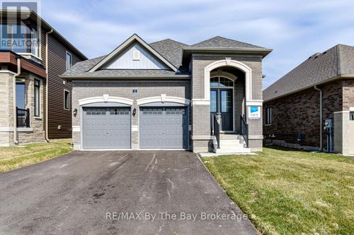 15 Sun Valley Ave, Wasaga Beach, ON, L9Z0N6 | Card Image