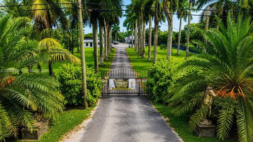 19790 Sw 136th St, Miami, FL, 33196-1827 | Card Image