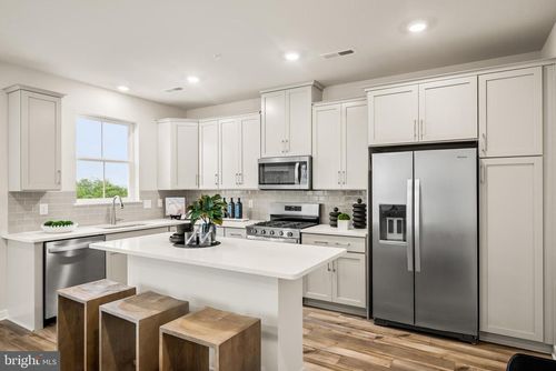 850 Graphite Dr, Phoenixville, PA, 19460-1504 | Card Image