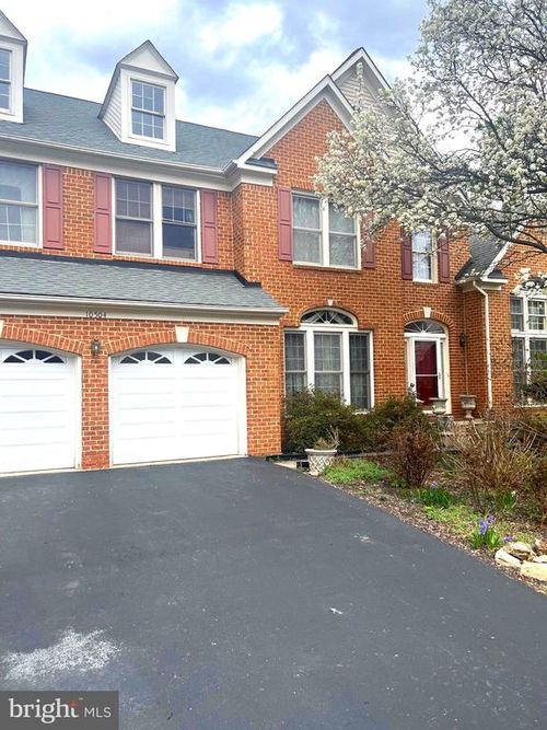 10504 Trowbridge Ct, FAIRFAX, VA, 22030-8102 | Card Image