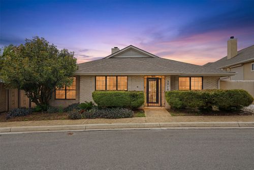 5910 Crescent Falls, Windcrest, TX, 78239 | Card Image