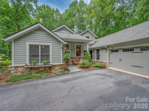 104 Little Cherokee Rdg, Hendersonville, NC, 28739-8976 | Card Image