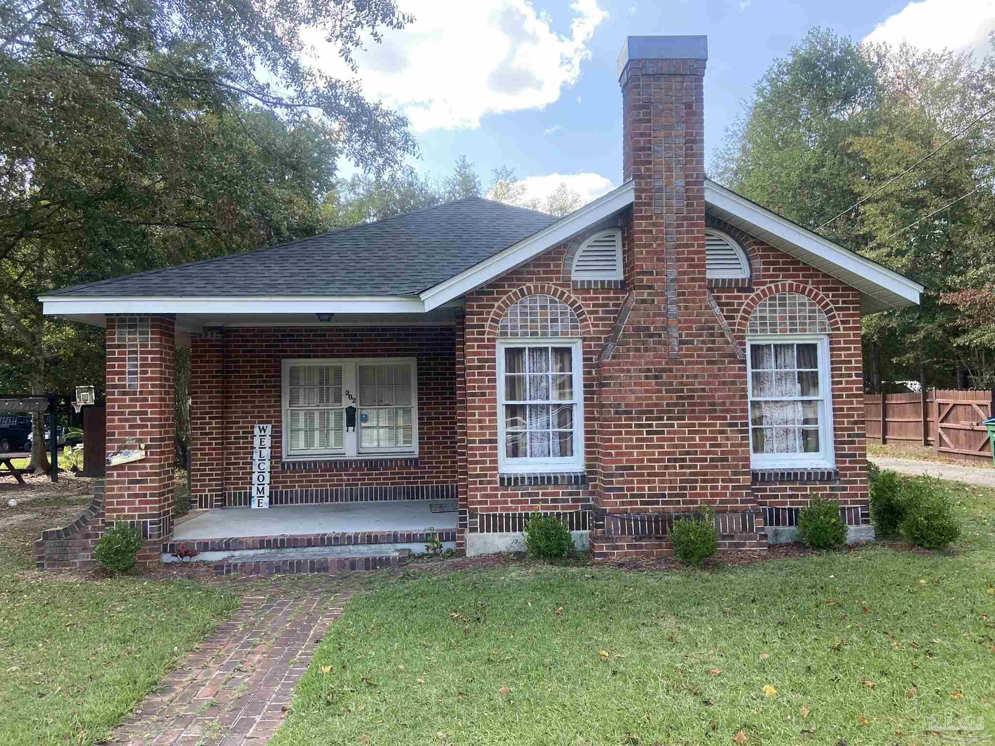 5th Ave, Atmore, AL 36502