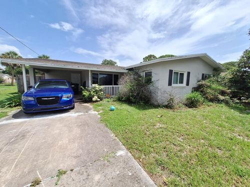 1020 Tortugas Ave, Fort Pierce, FL, 34982-4330 | Card Image