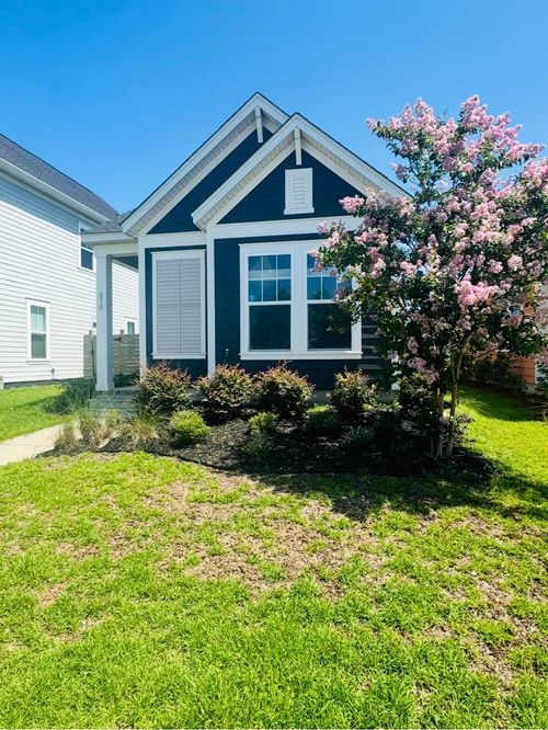 610 Blueway Ave, Summerville, SC, 29486-5410 | Card Image