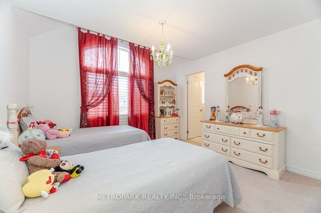 56 Manor Forest Rd, House other with 4 bedrooms, 4 bathrooms and 4 parking in Mount Albert ON | Image 45