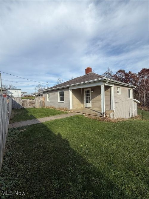 8375 West Pike, Hopewell, OH, 43746-9735 | Card Image