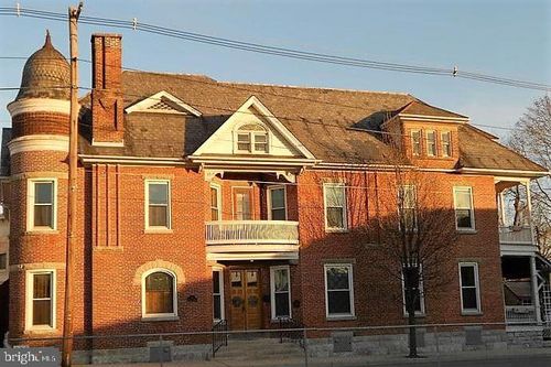 101 E Baltimore St, GREENCASTLE, PA, 17225-1215 | Card Image