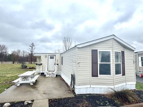 17 Carrol Ct, McKean, PA, 16426-1357 | Card Image