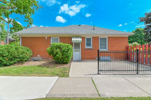 {{alt}} | Card Image