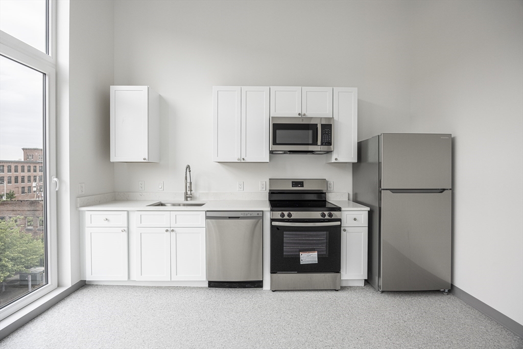 Residential Lease in Lowell 3