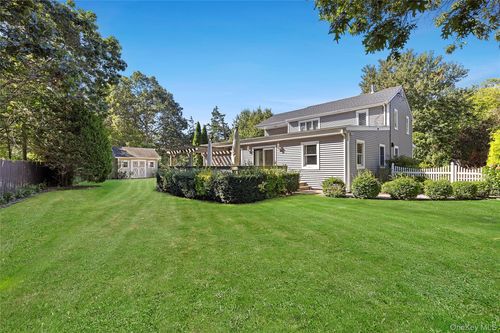 190 Wakeman Rd, Hampton Bays, NY, 11946 | Card Image