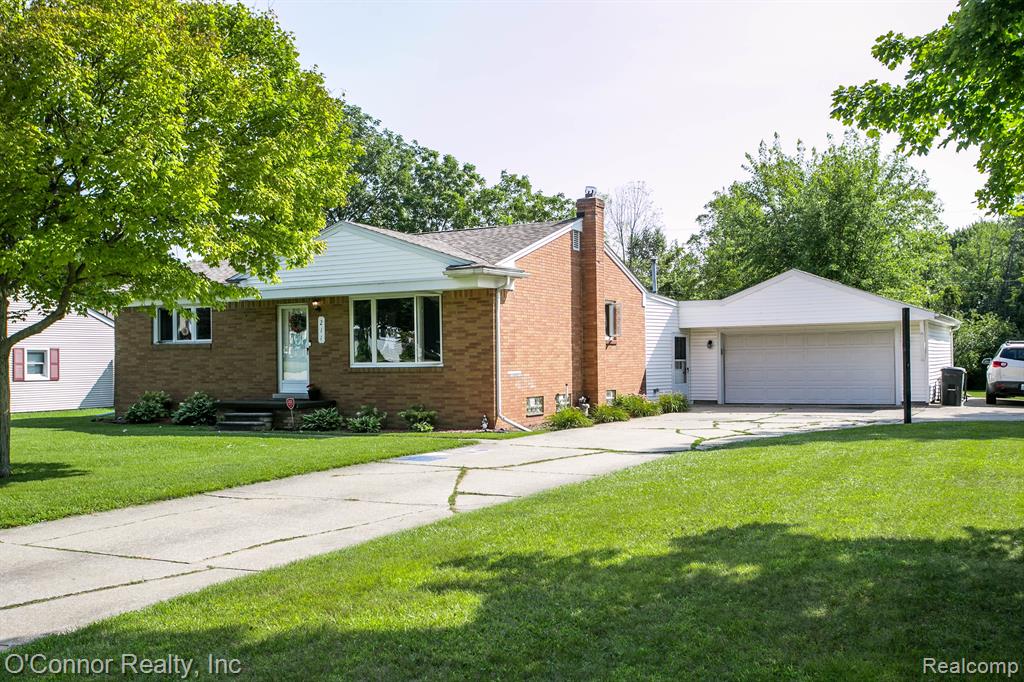 Connecticut Ave, Marysville, MI 48040