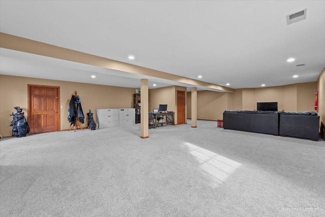 764 Old Westbury Rd, House other with 5 bedrooms, 3 bathrooms and 3 parking in Crystal Lake IL | Image 37