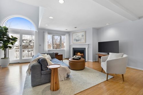 apt-151-1200 Salem St, Lynnfield, MA, 01940-1573 | Card Image