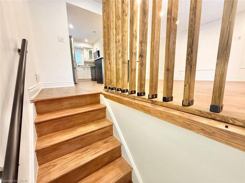 main-unit-12 Foster Cres, Cambridge, ON, N1R4R1 | Card Image