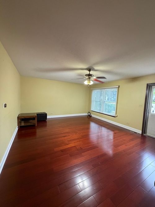 h-805 Bishop Court, Schaumburg, IL, 60194 | Card Image