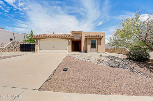 2043 Villa Napoli Loop E, Las Cruces, NM, 88011-4345 | Card Image