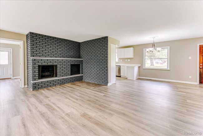 2365 Middlebelt Rd, House other with 4 bedrooms, 2 bathrooms and null parking in West Bloomfield MI | Image 13