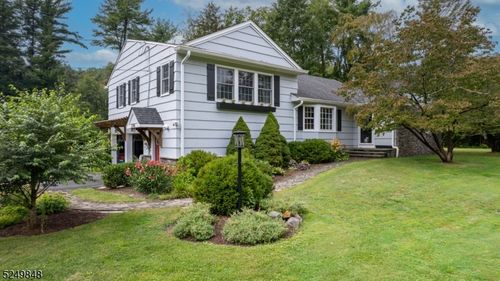 198 Village Rd, Green Village, NJ, 07935-3032 | Card Image