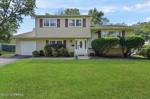 23 Lexington Dr, Manalapan, NJ, 07726-3503 | Card Image