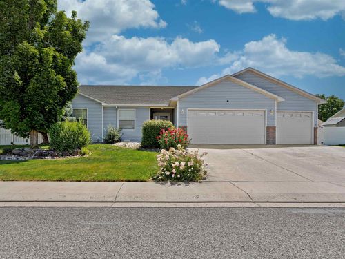 680 Stone Mountain Dr, Fruita, CO, 81521-2572 | Card Image