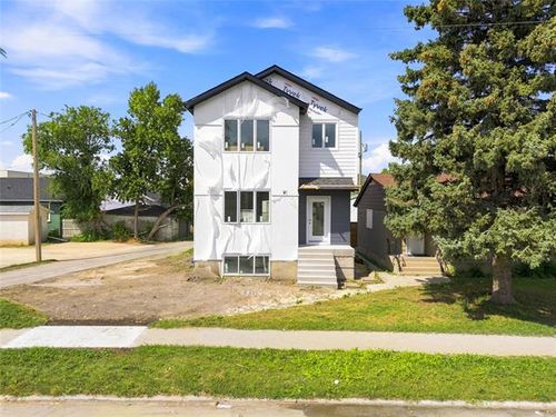 7 Portland Ave, Winnipeg, MB, R2M1J3 | Card Image