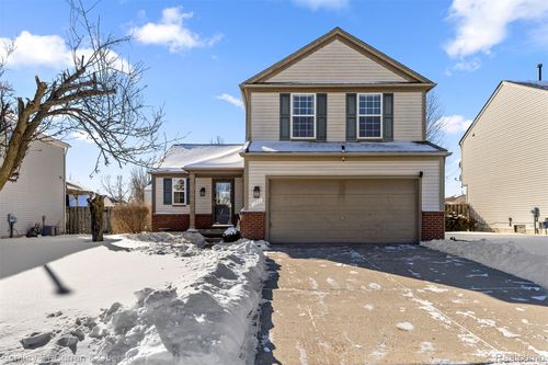 7164 Richmond Dr, Ypsilanti, MI, 48197-3075 | Card Image