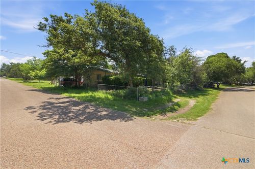 15 S Cliffwood Circle, Belton, TX, 76513 | Card Image