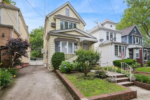 8913 69th Ave, Forest Hills, NY, 11375-5829 | Card Image