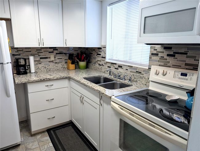 L22 - 1867 Restful Dr, Condo with 2 bedrooms, 2 bathrooms and null parking in BRADENTON FL | Image 10