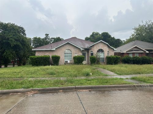 1202 Nancy Ln, Lancaster, TX, 75134-3053 | Card Image