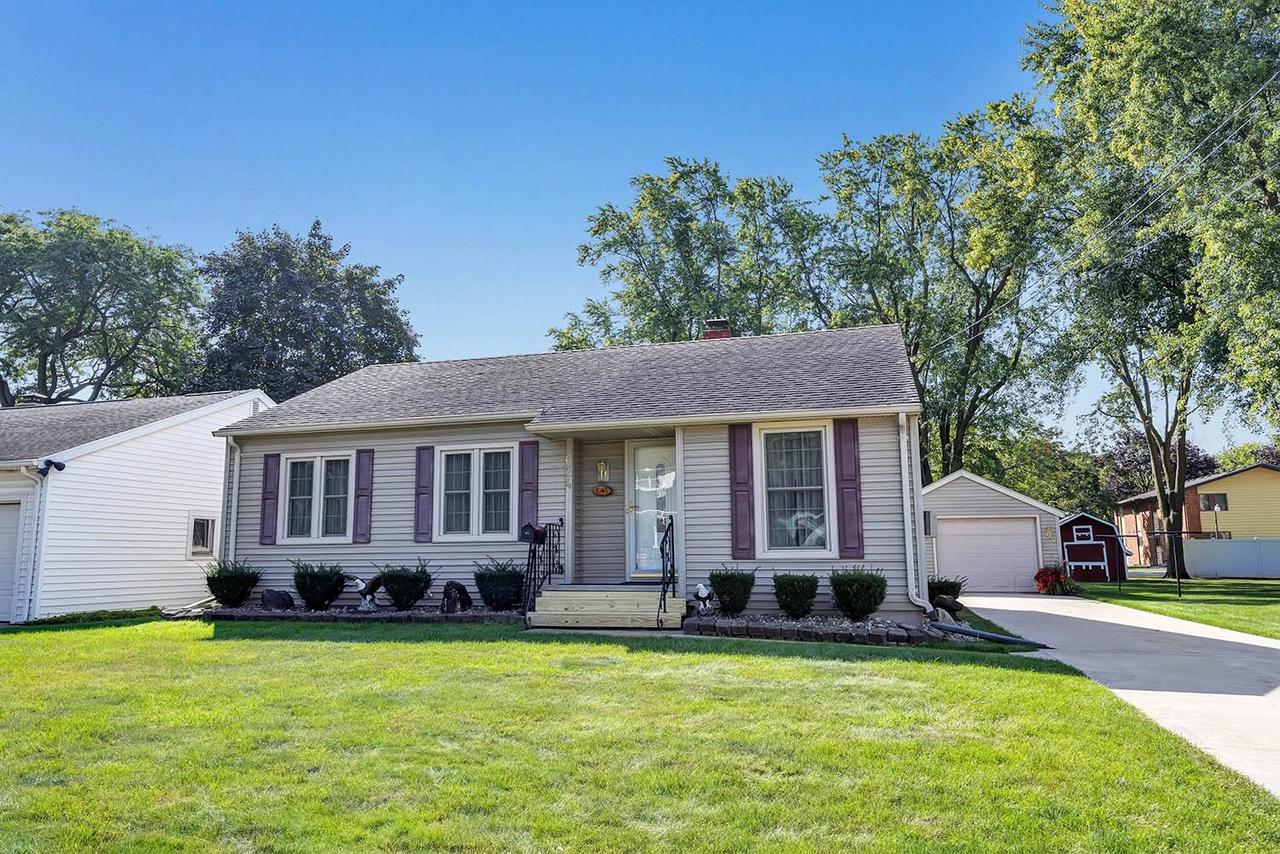 Robbins St, Seymour, WI 54165