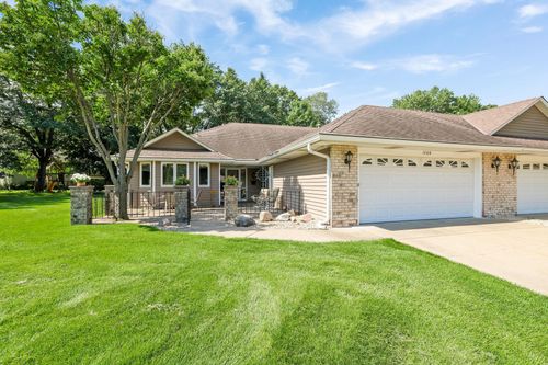 1088 Serene Ct, Shoreview, MN, 55126-8302 | Card Image