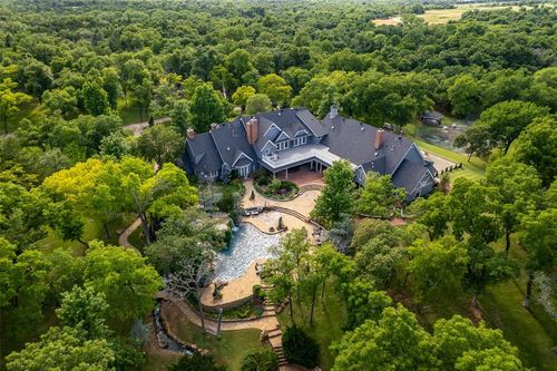 2701 Twin Creek Dr, Oklahoma City, OK, 73131-5800 | Card Image