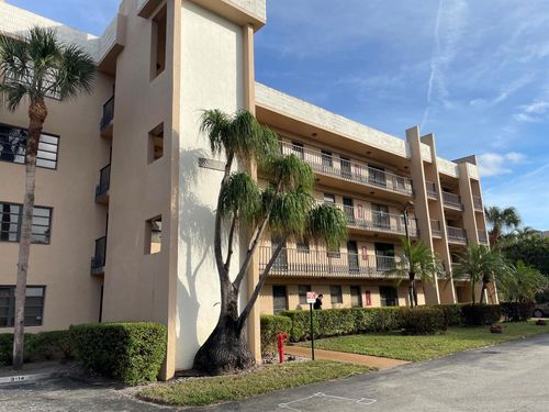 305-4760 Lucerne Lakes Blvd, Lake Worth, FL, 33467 | Card Image