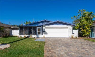 1825 Shore Acres Boulevard Ne, House other with 3 bedrooms, 2 bathrooms and null parking in St Petersburg FL | Image 1